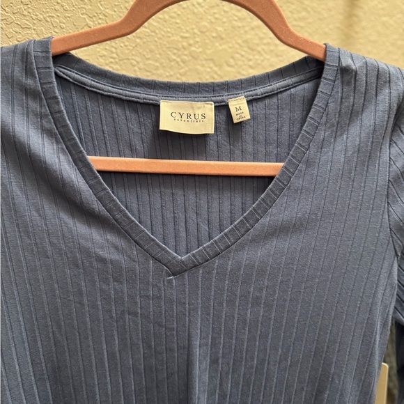 Cyrus Long Sleeve Ribbed Top - Picture 2 of 3